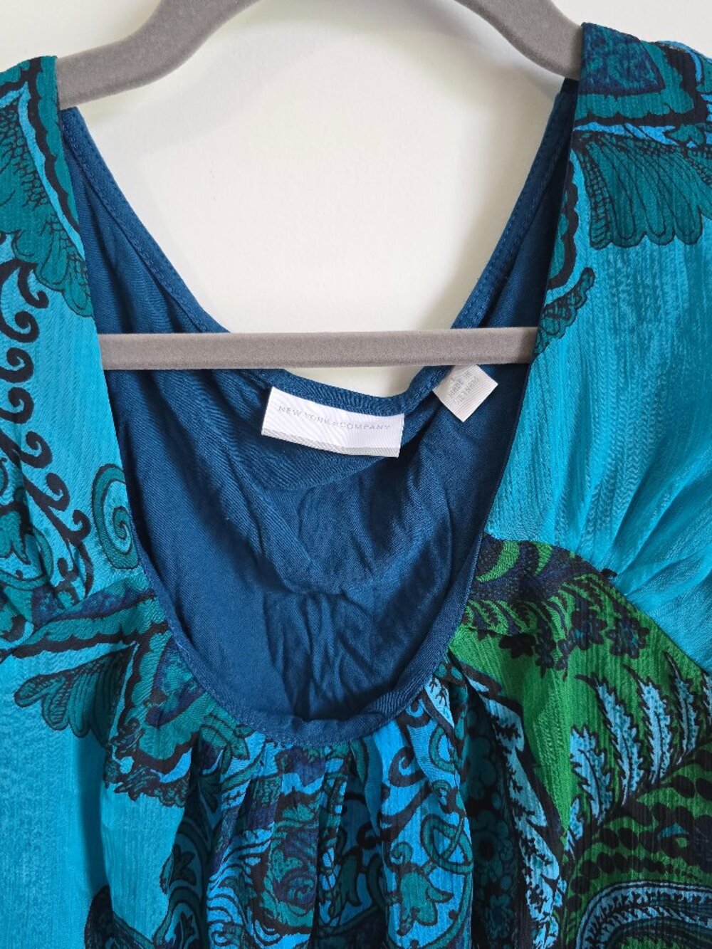 NY&Co Turquoise Green Paisley Print Sleeveless Blouse